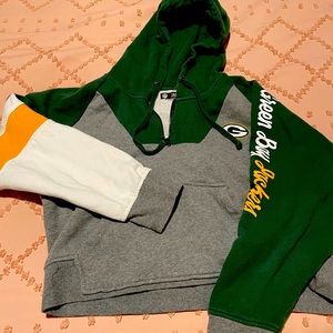 Green Bay packers cropped sweatshirt. Purchased at Lambeau Field